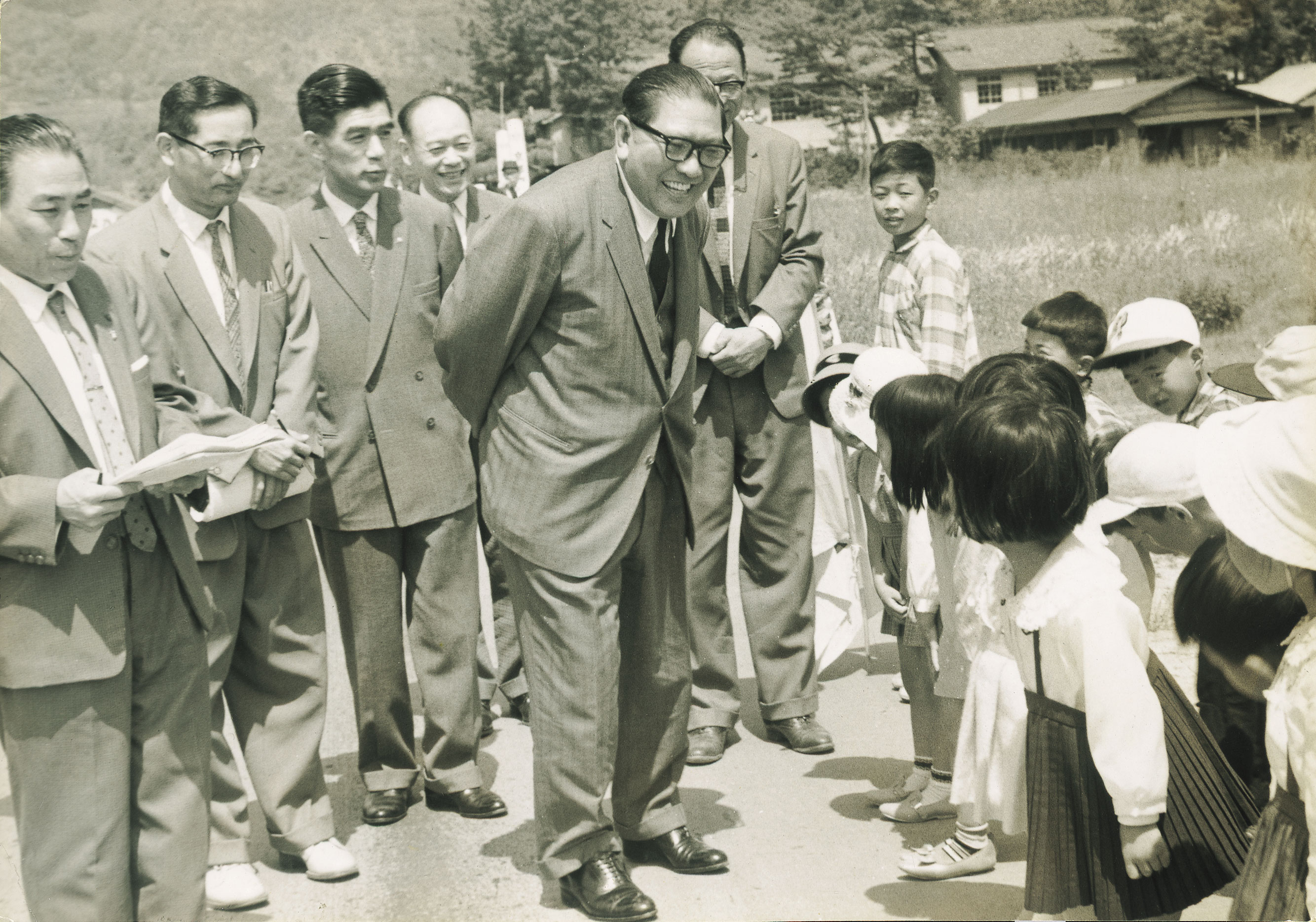 京都府知事蜷川蜷川虎三氏